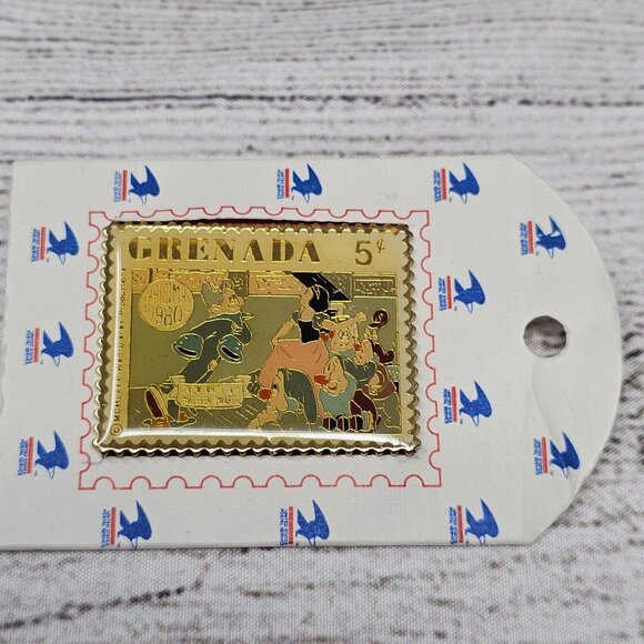Disney Snow White and the Seven Dwarfs 5-cent stamp pin/brooch from Grenada - Picture 1 of 5